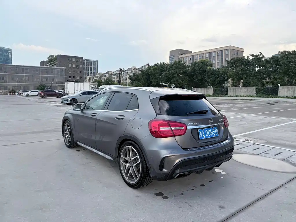 Mercedes-Benz GLA AMG — миниатюра 9