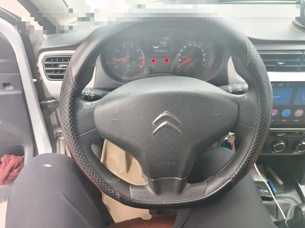Citroen Elysee — миниатюра 11