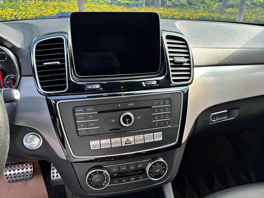Mercedes-Benz GLE AMG — миниатюра 12