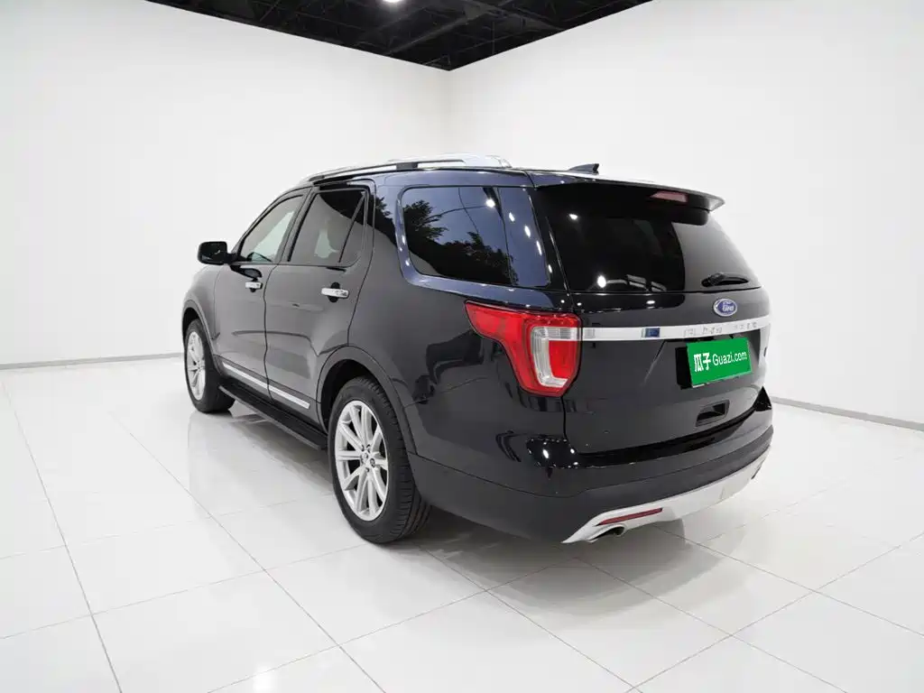 Ford Explorer (Import) — миниатюра 25