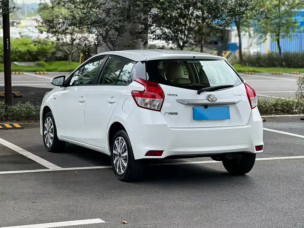 Toyota Yaris L — миниатюра 6