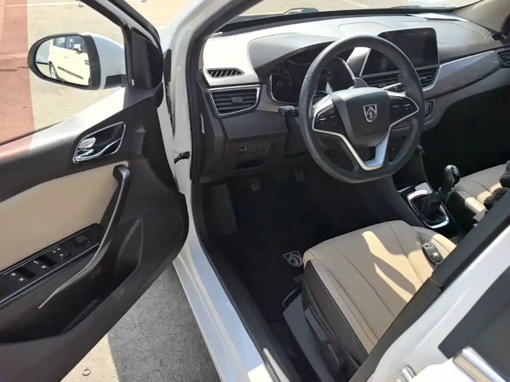 Baojun 310W — миниатюра 16