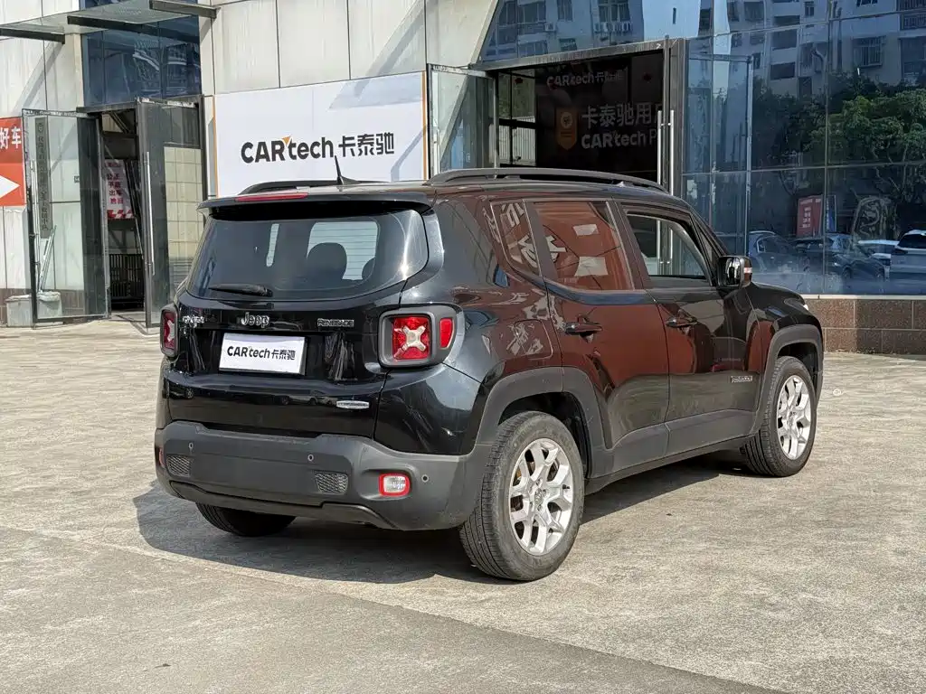 Jeep Renegade 1.4T Auto High Energy Edition, фото 4