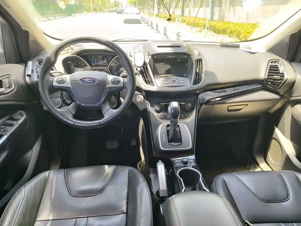 Ford Kuga — миниатюра 5