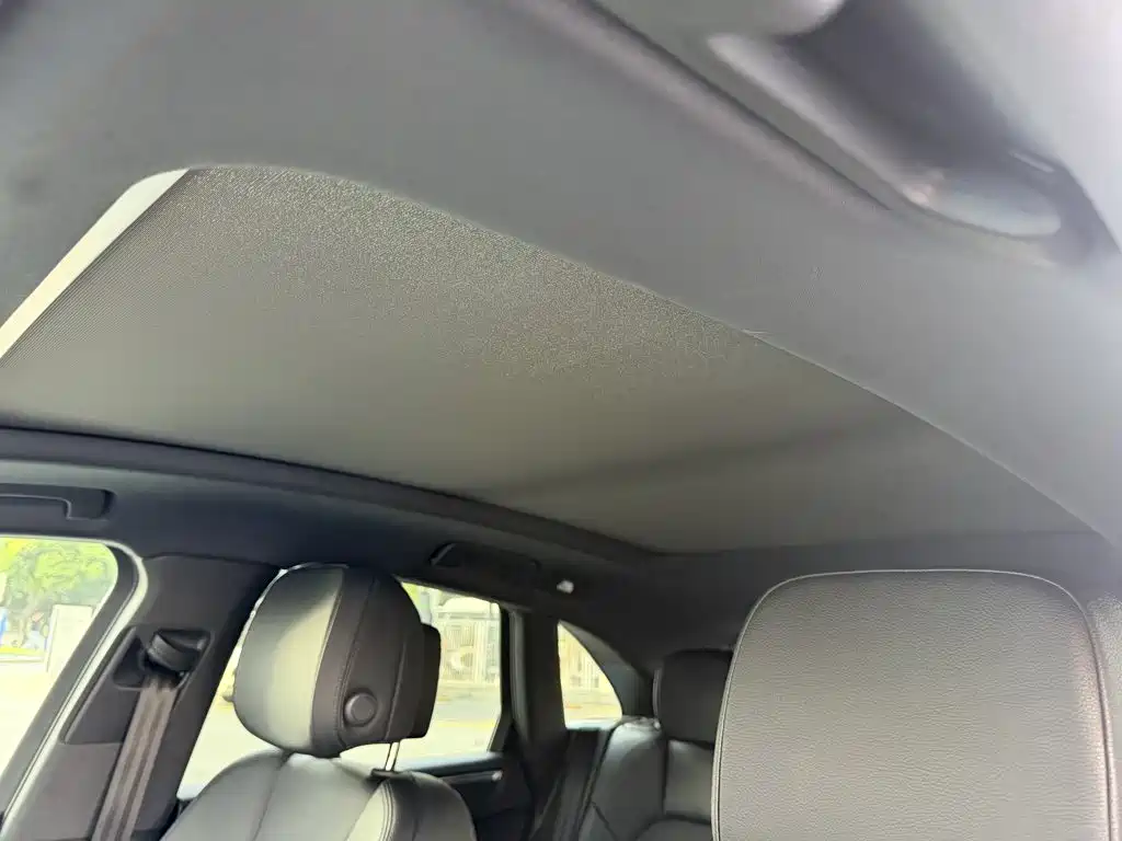 Porsche Macan — миниатюра 7
