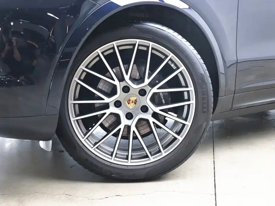 Porsche Cayenne — миниатюра 27