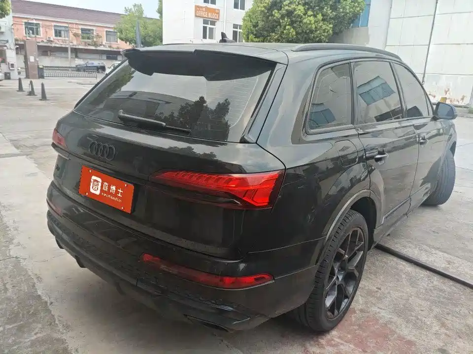 Audi Q7 — миниатюра 6