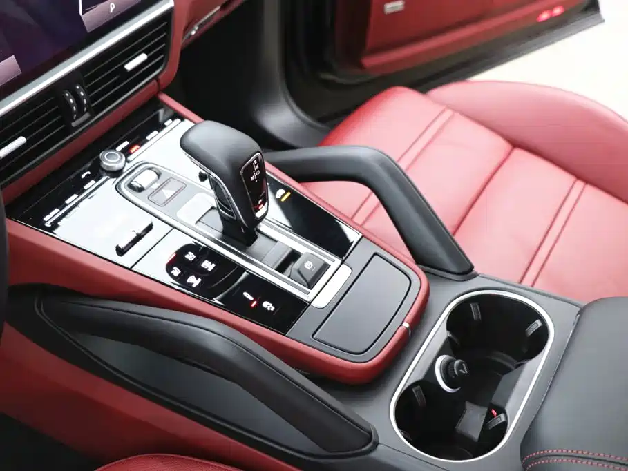 Porsche Cayenne — миниатюра 15
