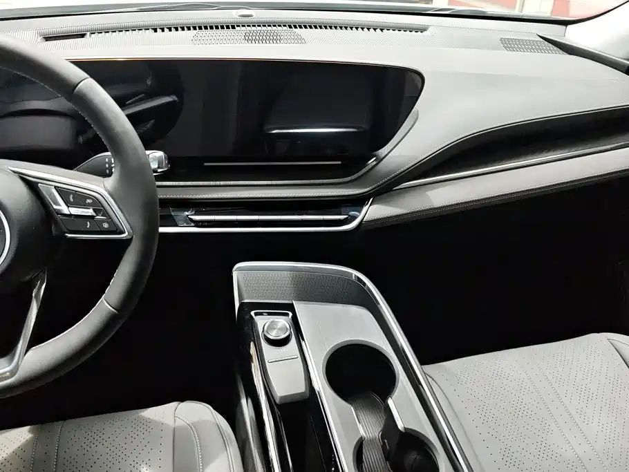 Buick E5 — миниатюра 13