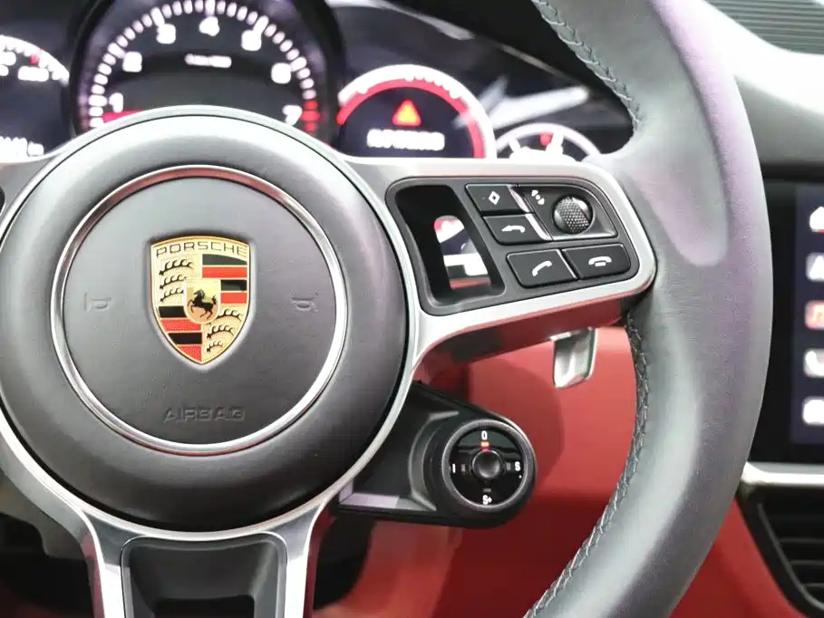 Porsche Cayenne — миниатюра 18