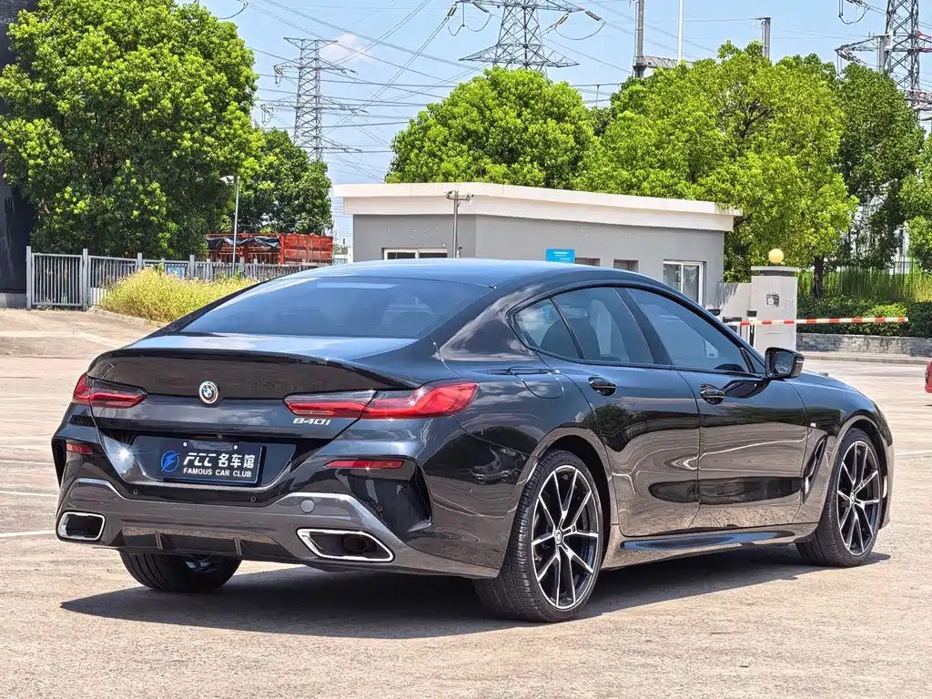 BMW 8 Series — миниатюра 3