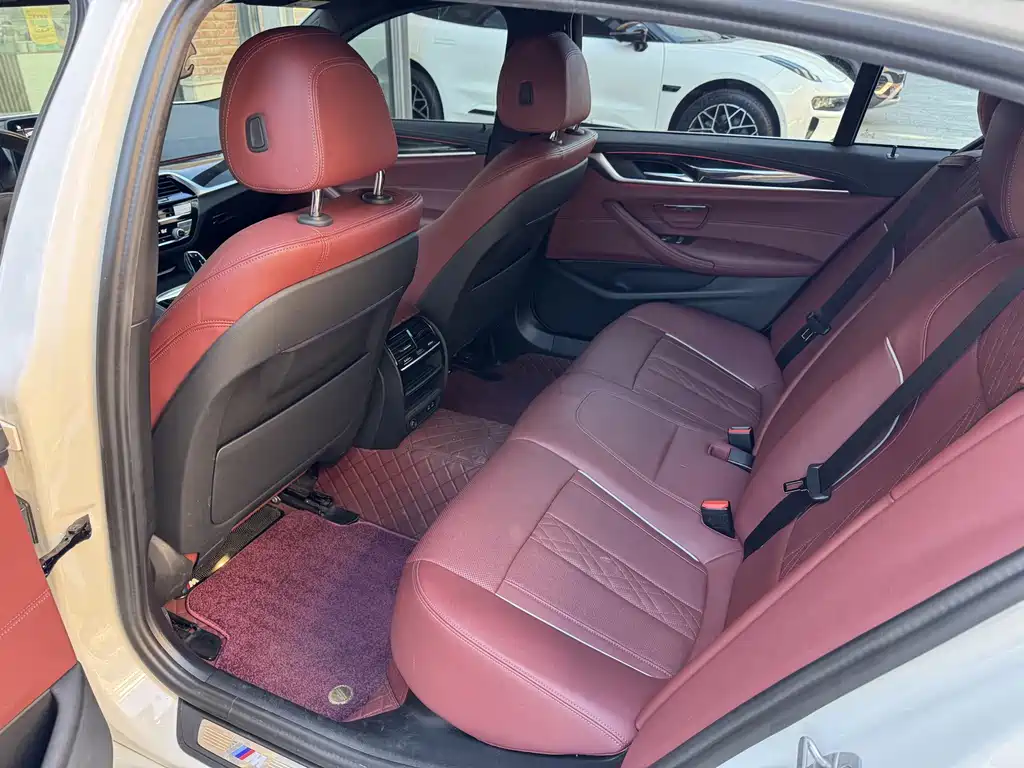 BMW 5 Series — миниатюра 12