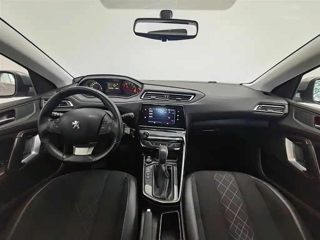 Peugeot 308 2016 1.6L AT Luxury