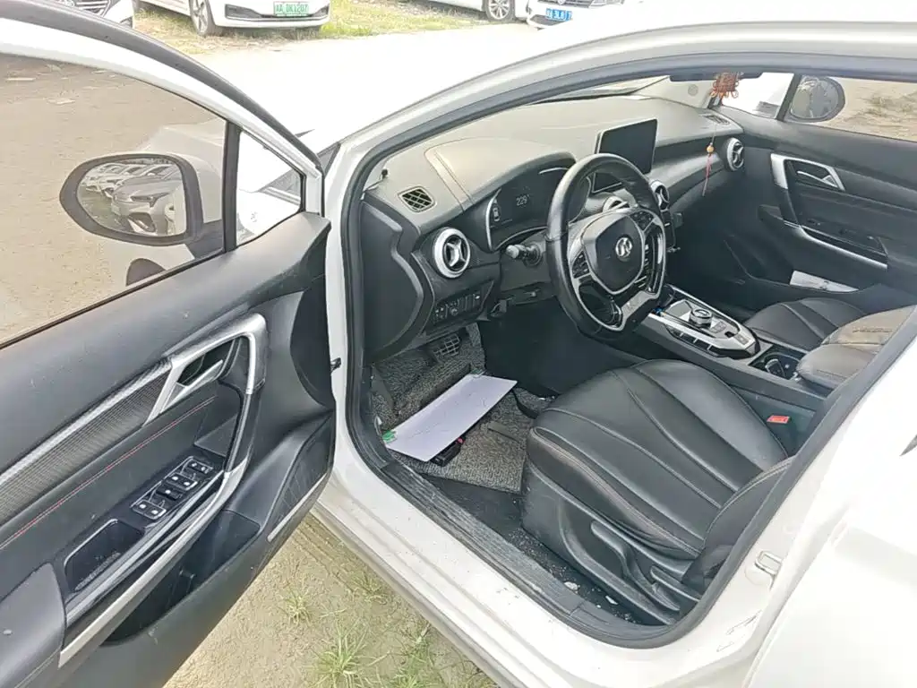 BAIC EU5 — миниатюра 16