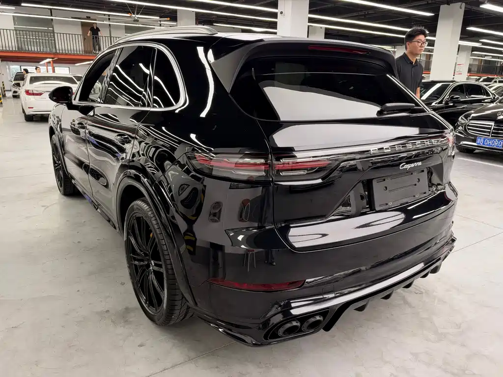Porsche Cayenne — миниатюра 12