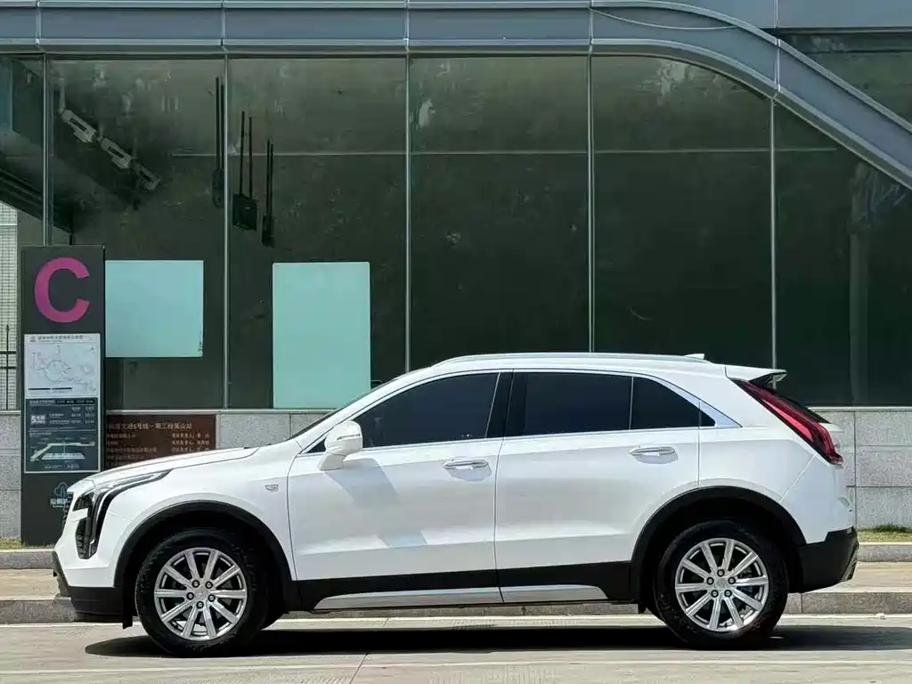 Cadillac XT4 — миниатюра 3
