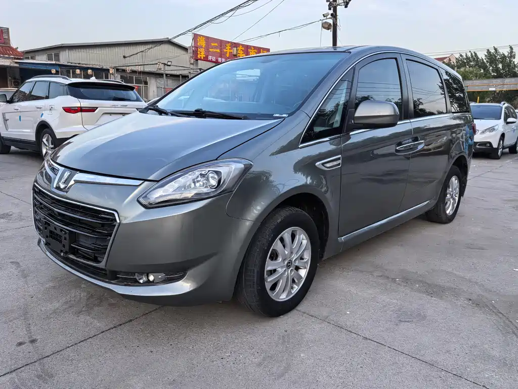 Luxgen Big 7 MPV 2016