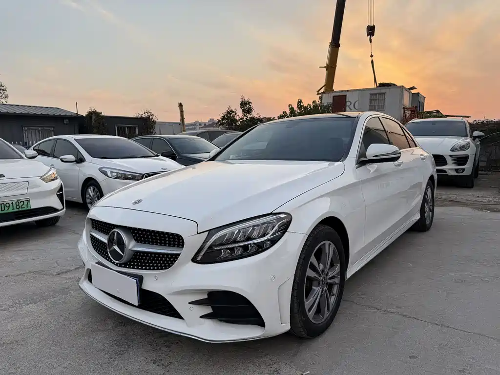 Mercedes-Benz C-Class 2021