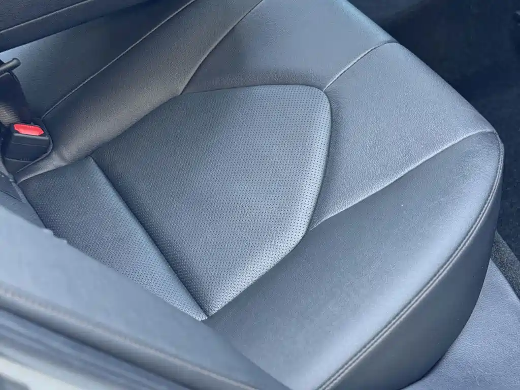 Toyota Camry — миниатюра 12