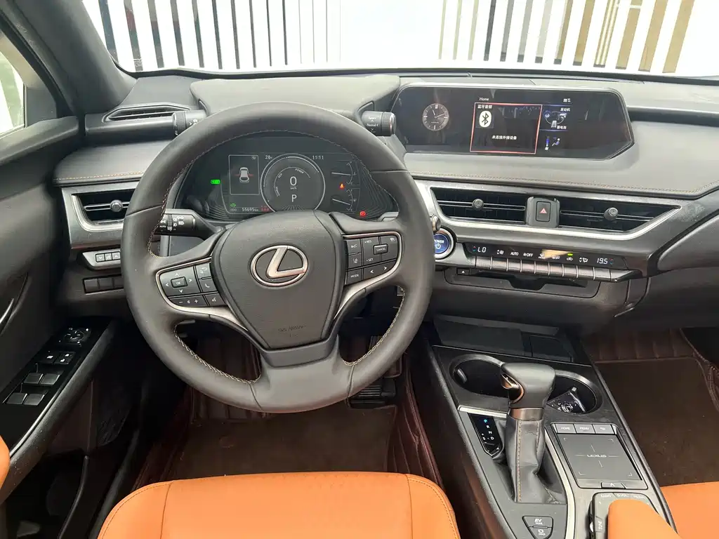 Lexus UX — миниатюра 6