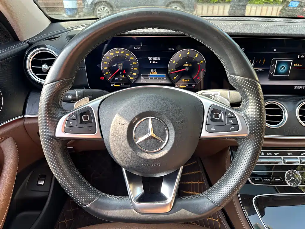 Mercedes-Benz E-Class E 2016 E 200 L Sport
