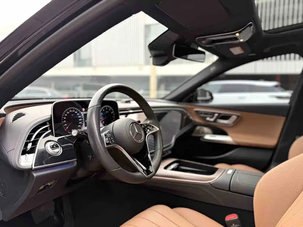 Mercedes-Benz E-Class — миниатюра 4