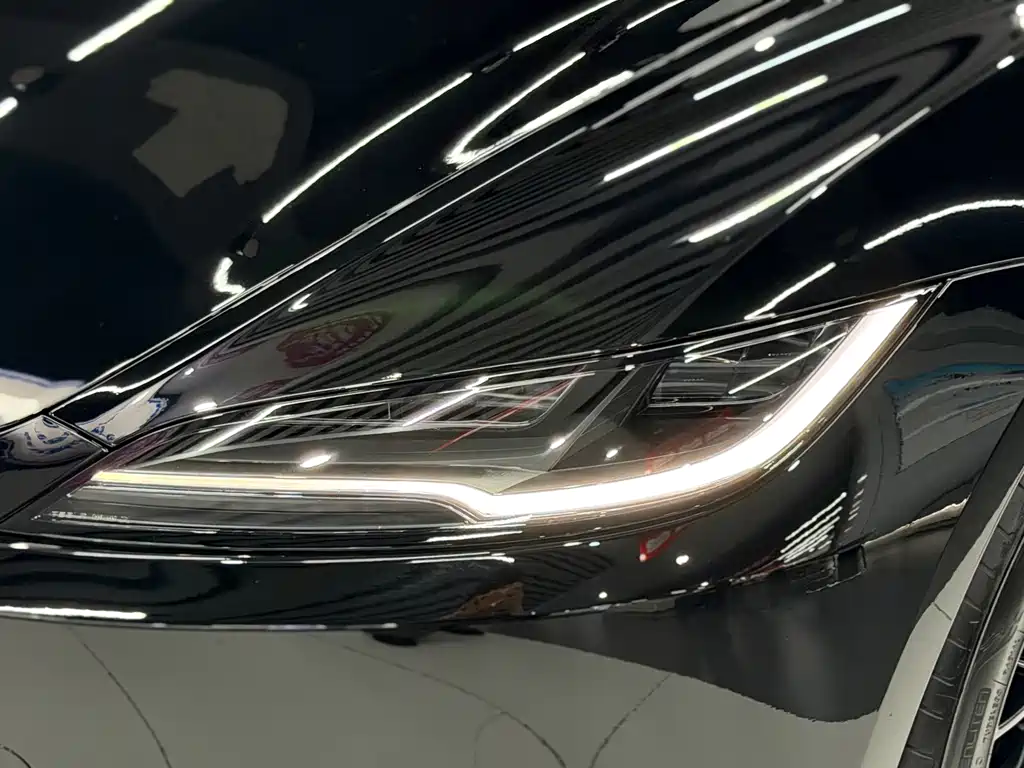 Tesla Model 3 — миниатюра 16