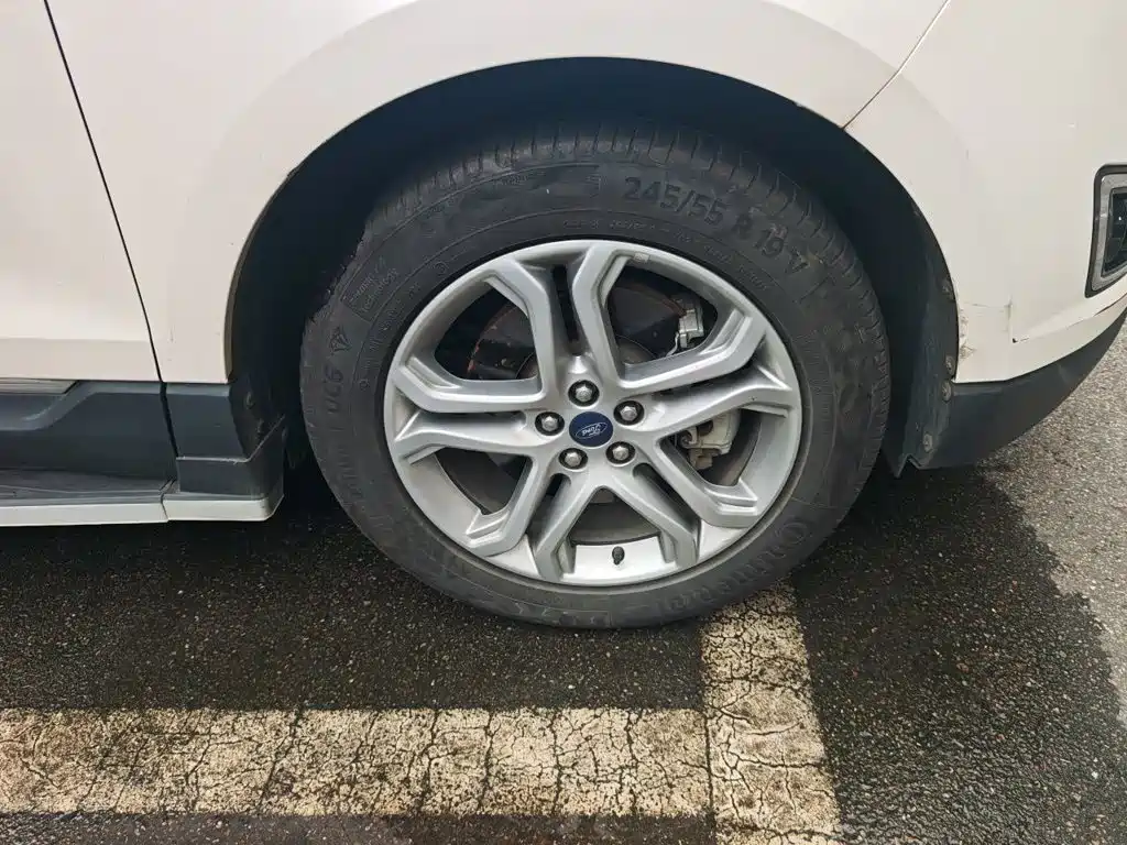 Ford Edge — миниатюра 8