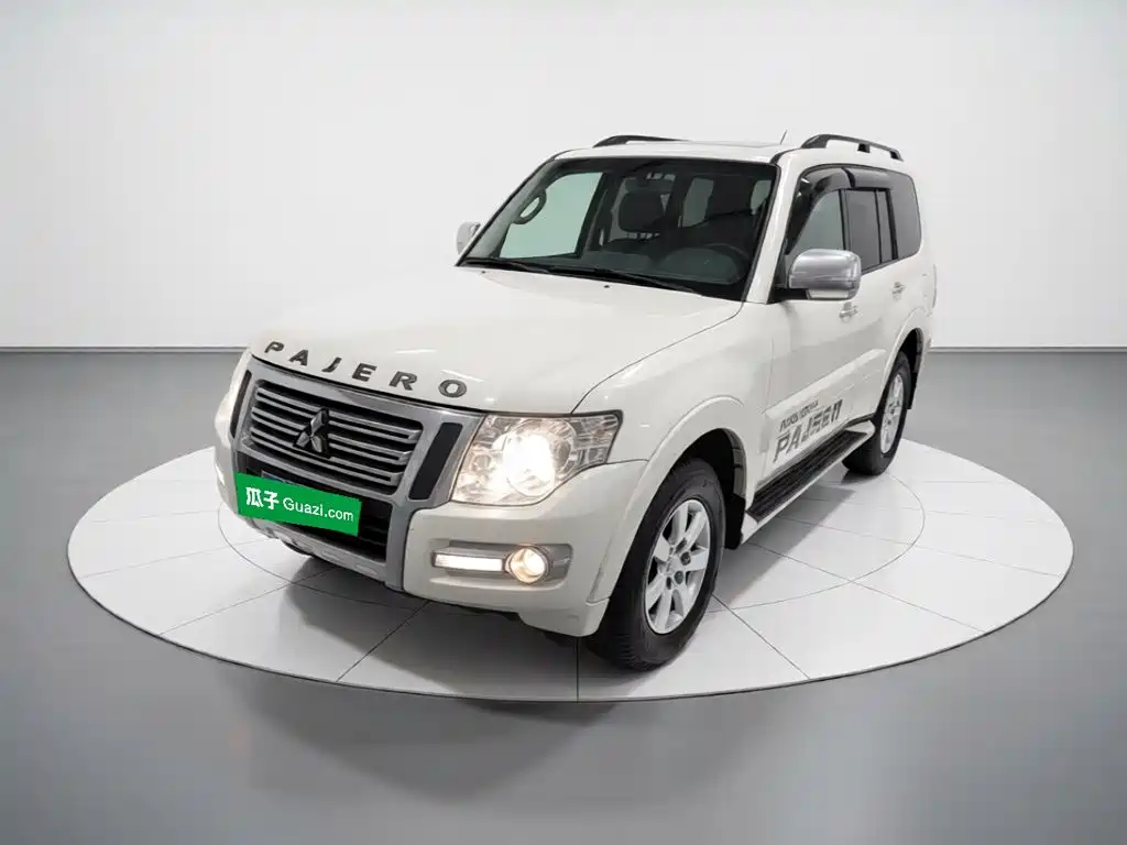 Mitsubishi Pajero (Import)