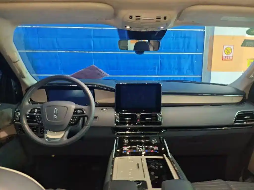 Lincoln Navigator — миниатюра 6