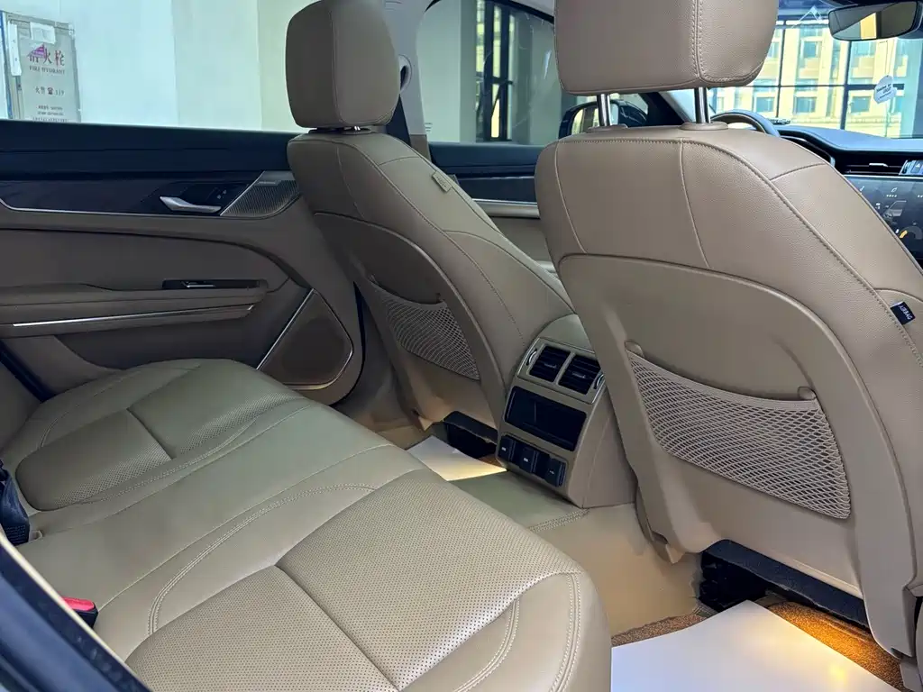 Jaguar XFL — миниатюра 11