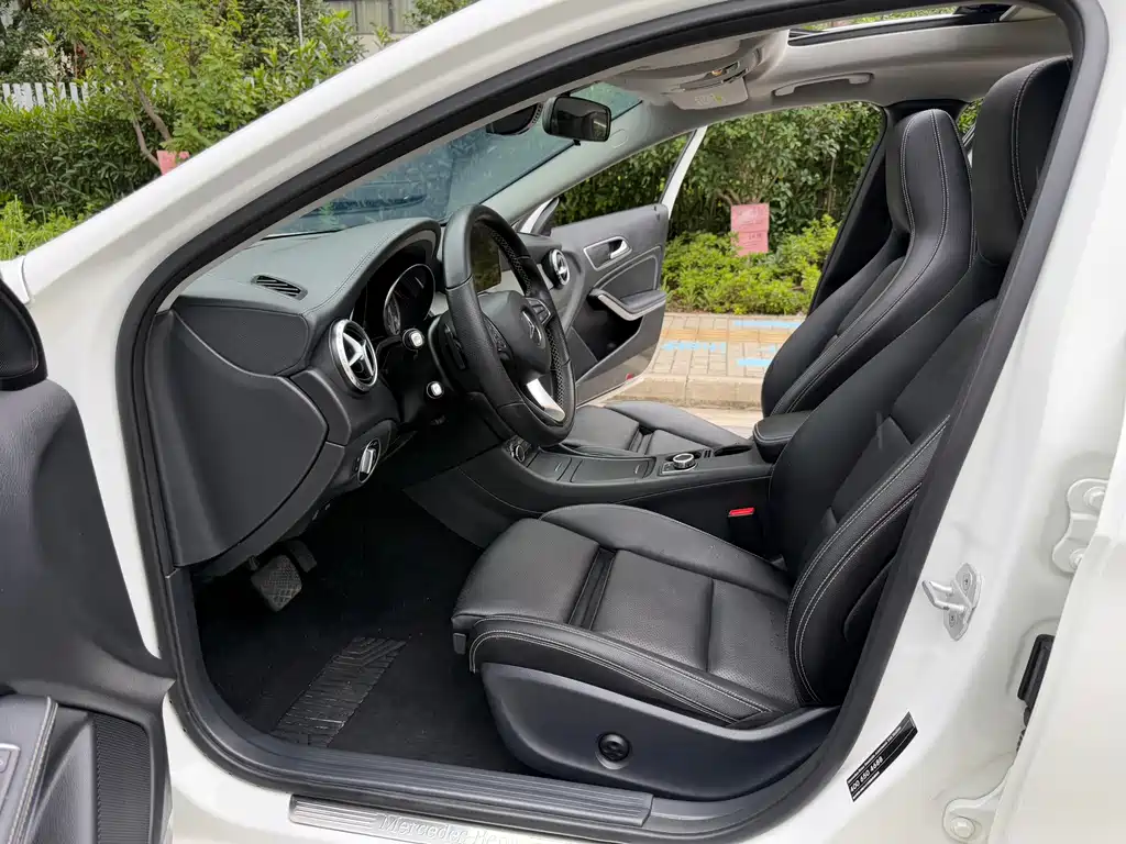 Mercedes-Benz GLA — миниатюра 10