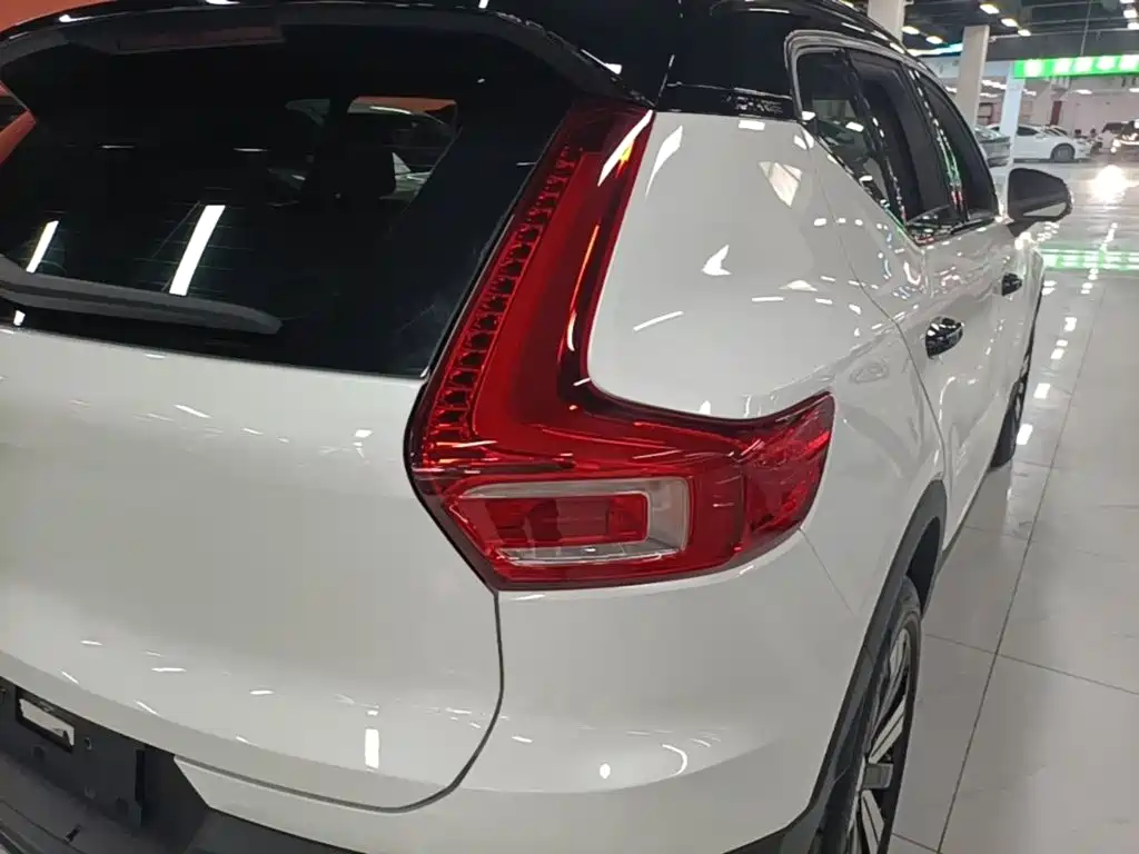 Volvo XC40 NEV — миниатюра 8