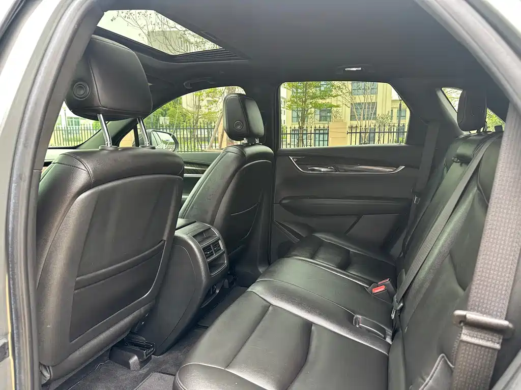 Cadillac XT5 — миниатюра 5