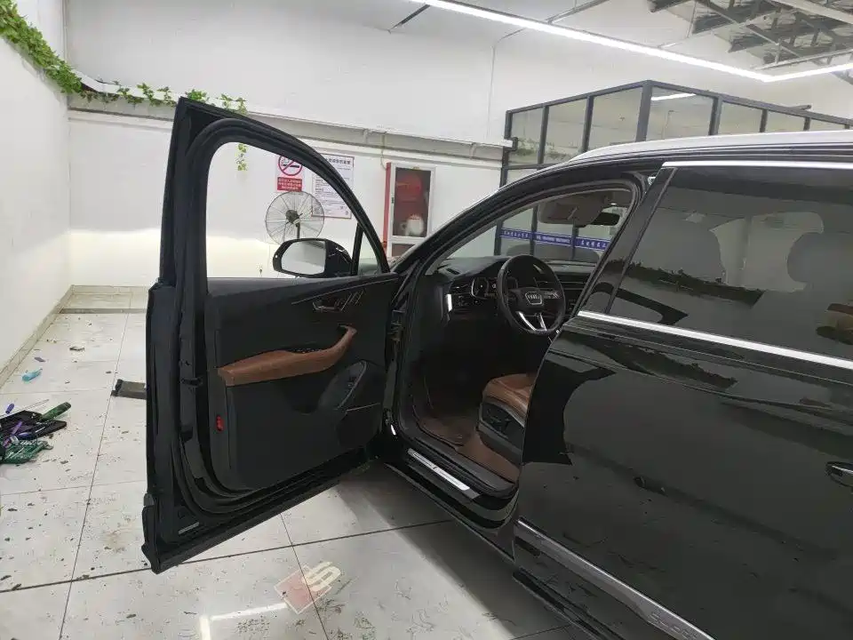Audi Q7 — миниатюра 6