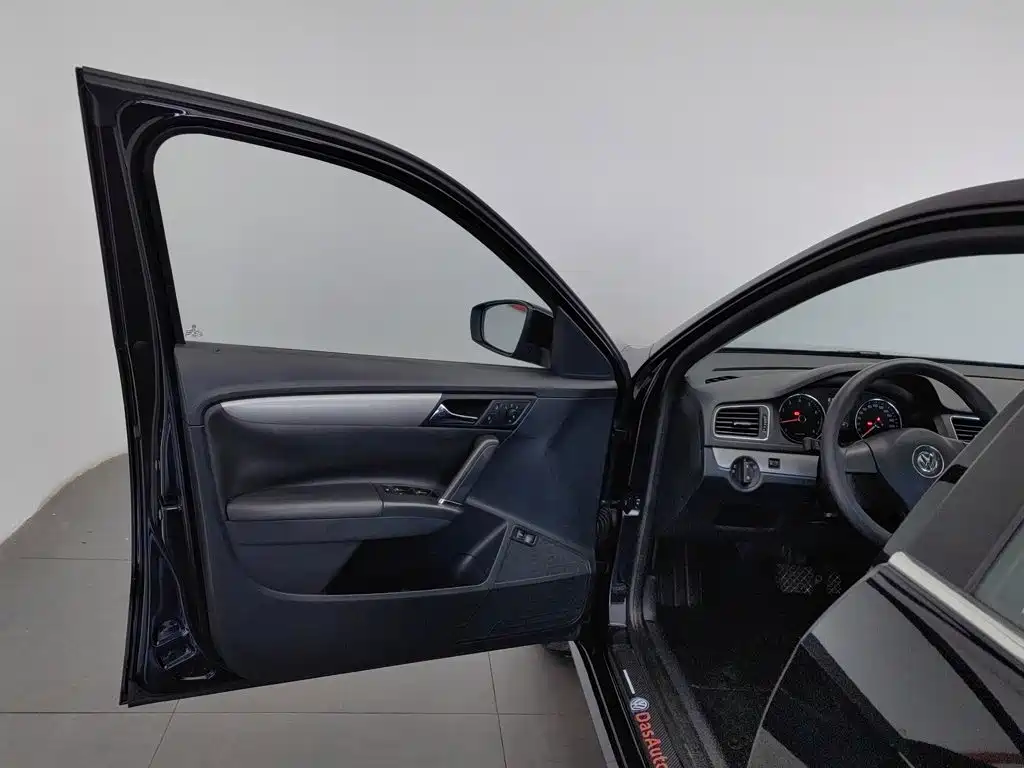 Volkswagen Lavida — миниатюра 8