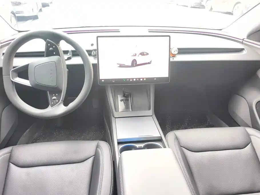Tesla Model 3 — миниатюра 12
