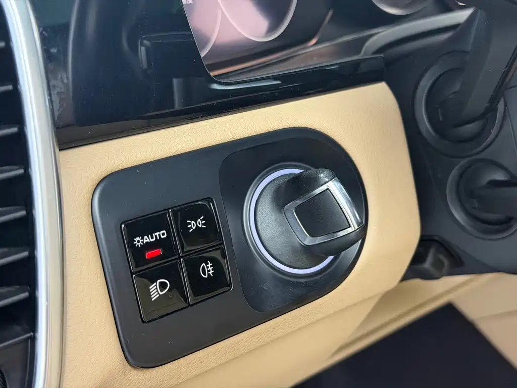 Porsche Cayenne — миниатюра 6
