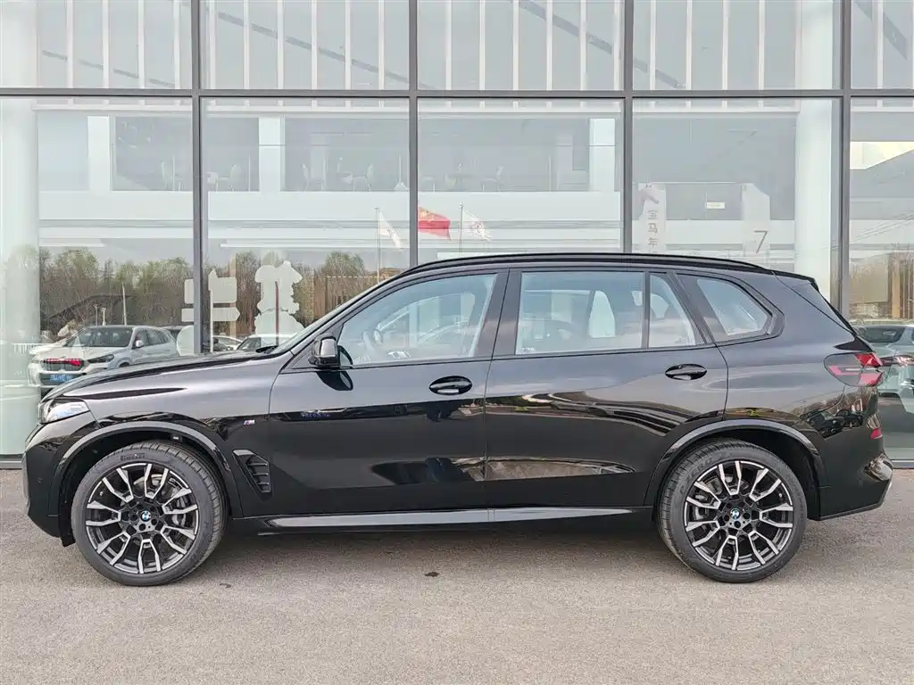 BMW X5 2025 xDrive 40Li Premium M Sport