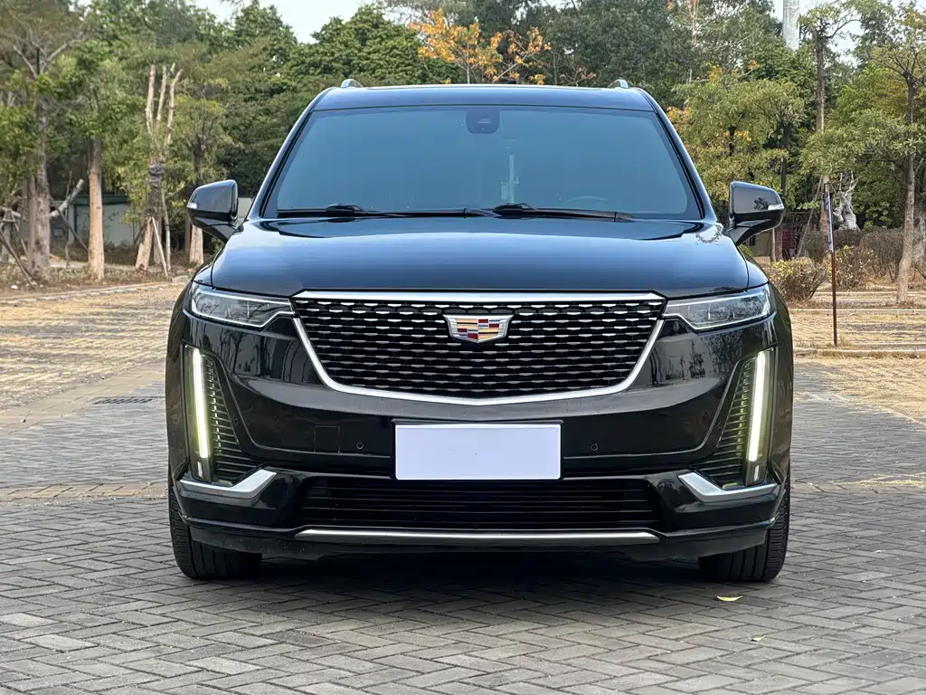 CADILLAC XT6