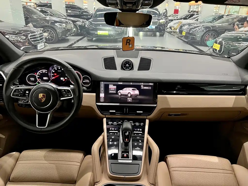 Porsche Cayenne — миниатюра 11