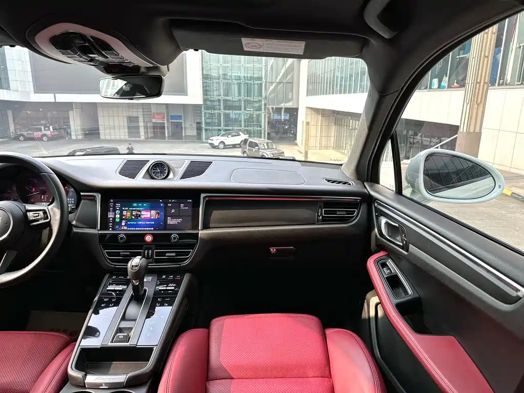 Porsche Macan — миниатюра 7