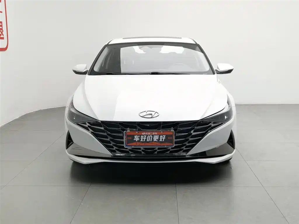 Hyundai Elantra 2021 1.5L CVT LUX Luxury