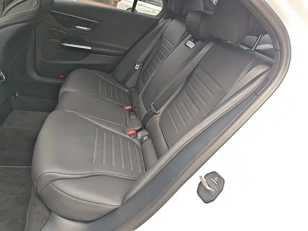 Mercedes-Benz C-Class — миниатюра 17