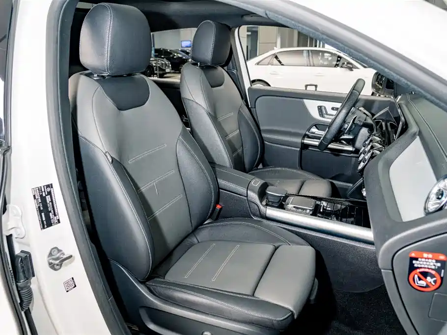 MERCEDES-BENZ GLA AMG