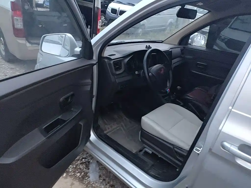 Wuling Hongguang V — миниатюра 16