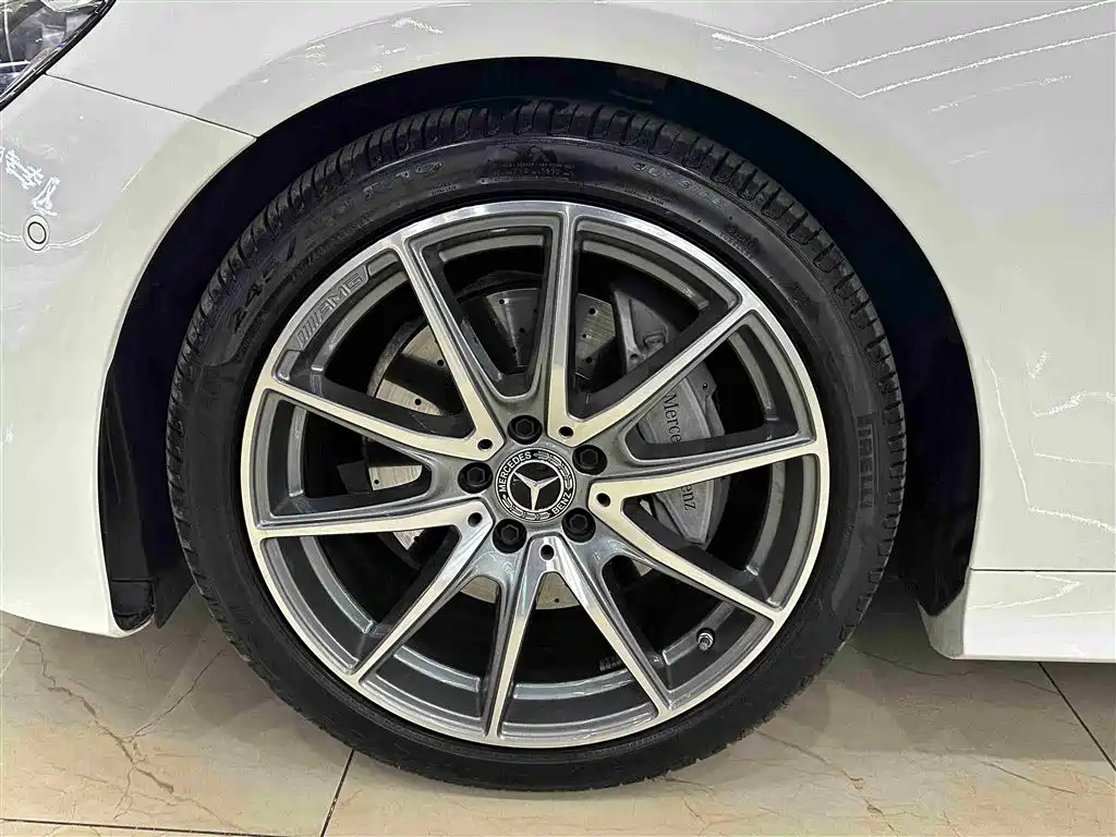 MERCEDES-BENZ E CLASS