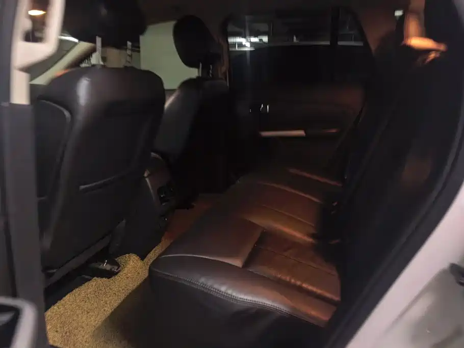 Ford Edge (Import) — миниатюра 11