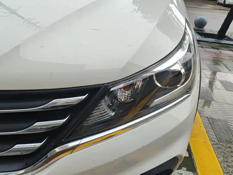 Baojun 310W — миниатюра 5