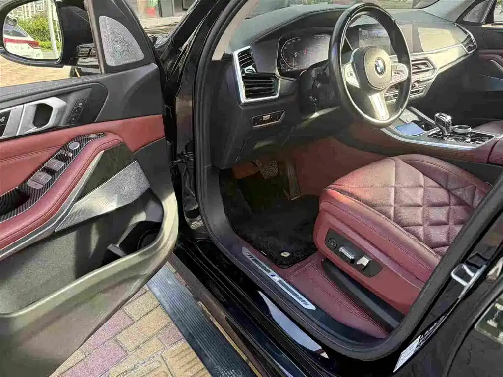 BMW X5 2022 xDrive 30Li M Sport